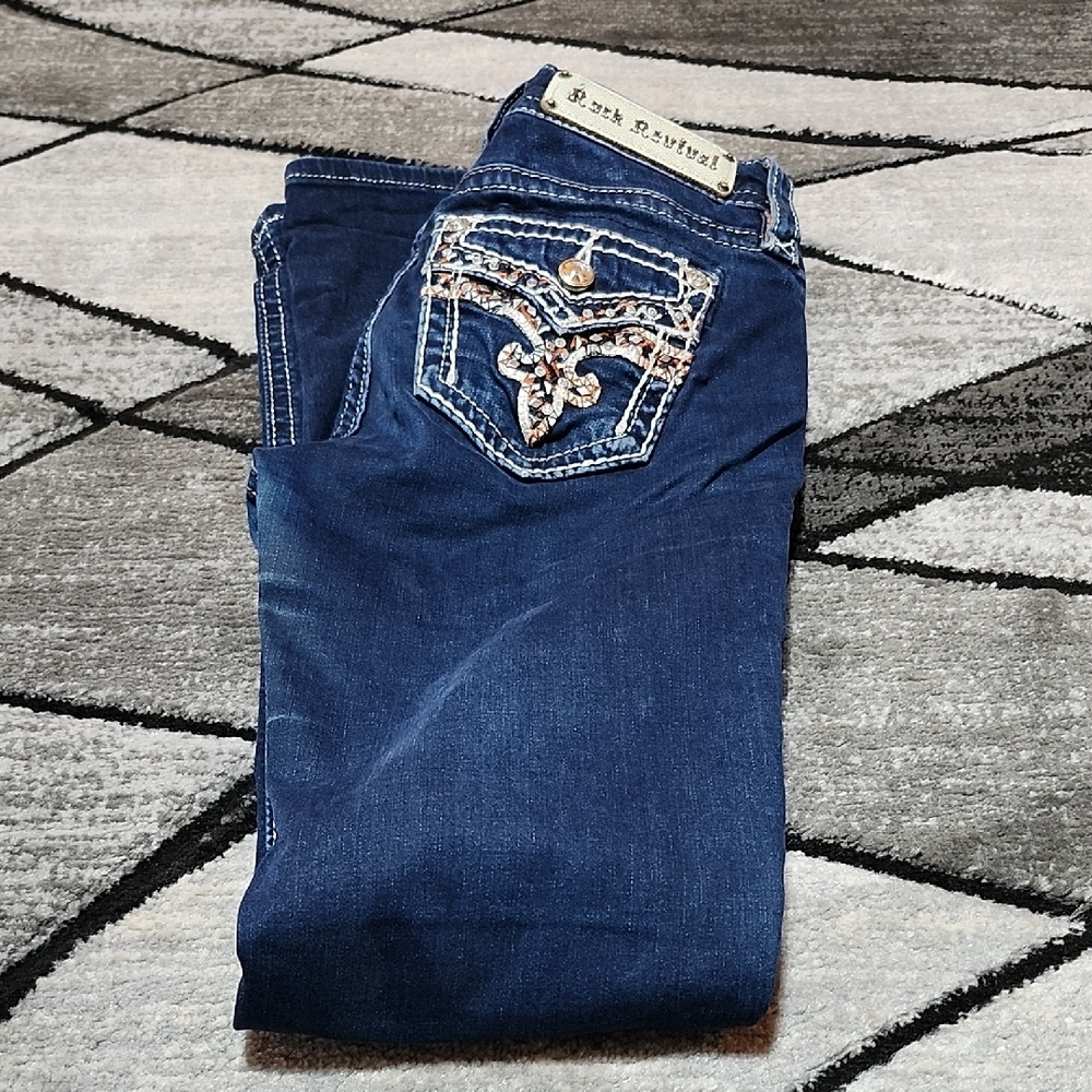 ROCK REVIVAL NICCI  EMBROIDERED RHINESTONE FAUX FLAP MID-RISE SKINNY DENIM JEAN